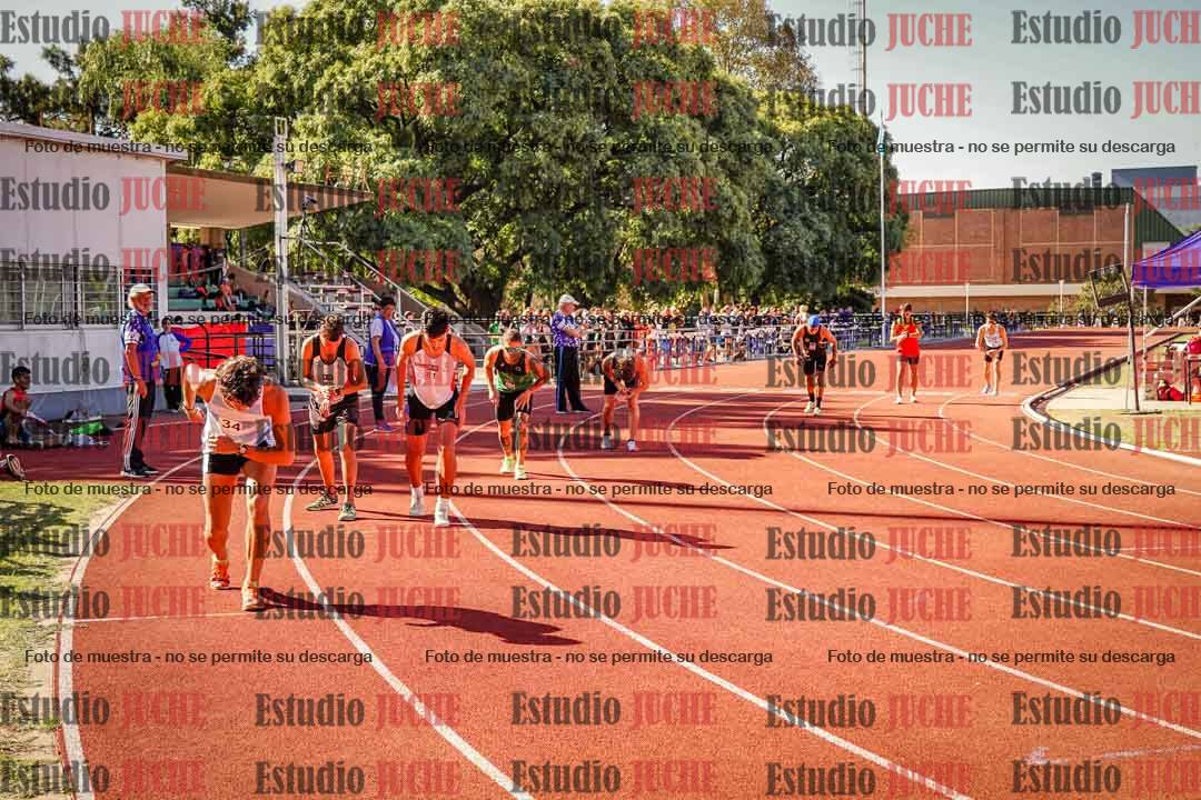 Fotos de los 800 m llanos de varones