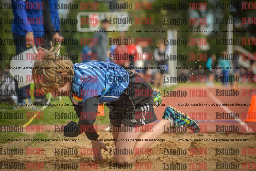 Fotos del salto en largo - varones U16
