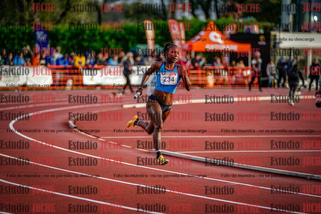 Fotos de los relevos 4x400 m de mujeres