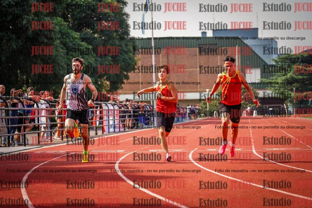 Fotos de los 200 m llanos de varones