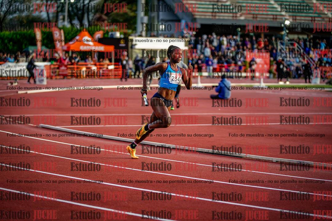 Fotos de los relevos 4x400 m de mujeres