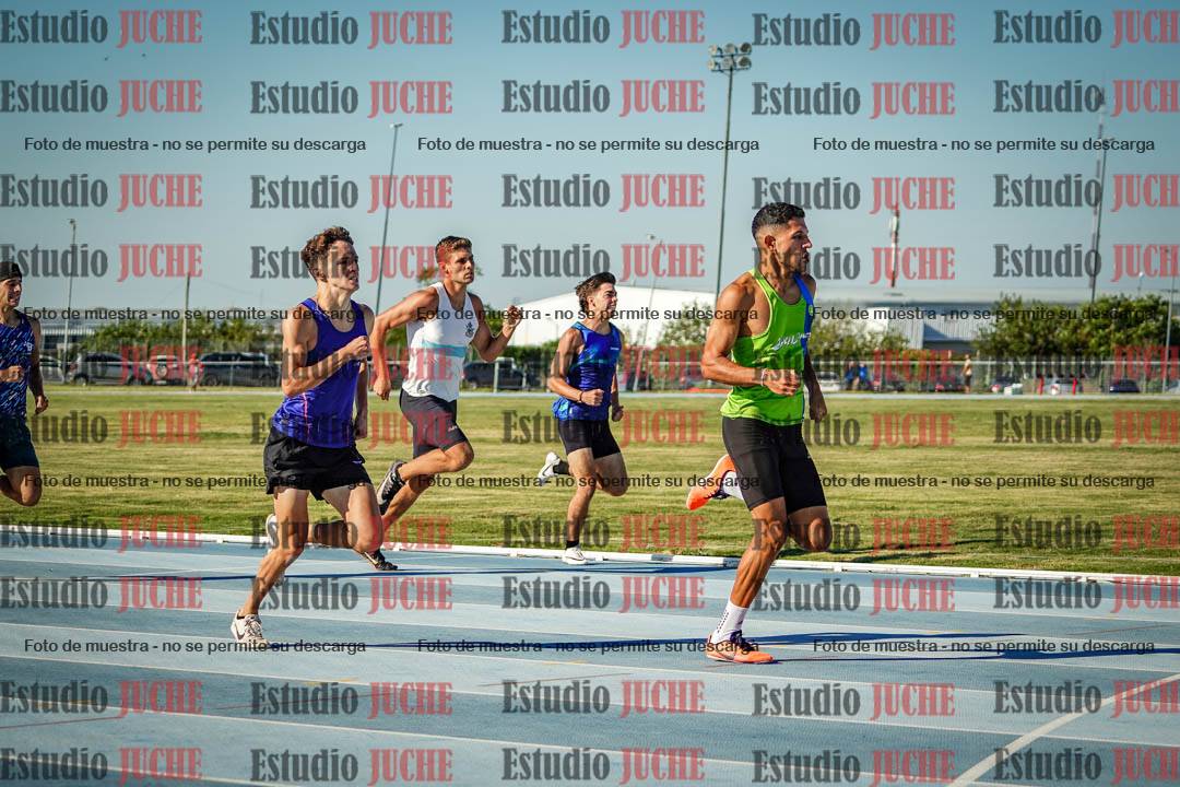 Fotos de los 400 m llanos de varones