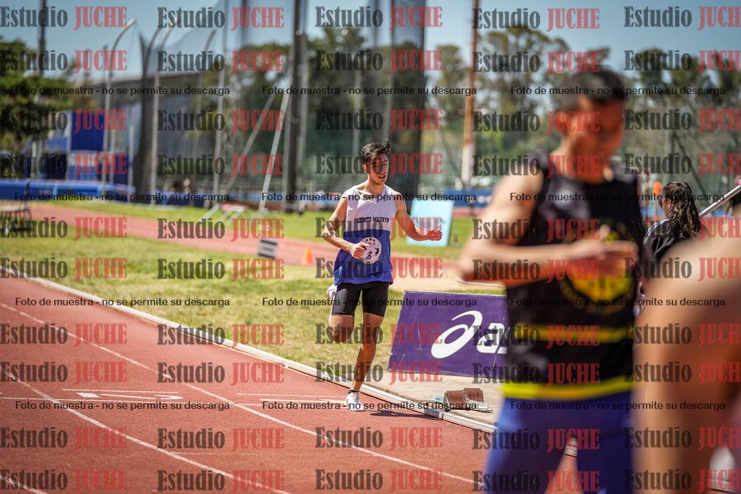 Fotos de los 400 m llanos de varones