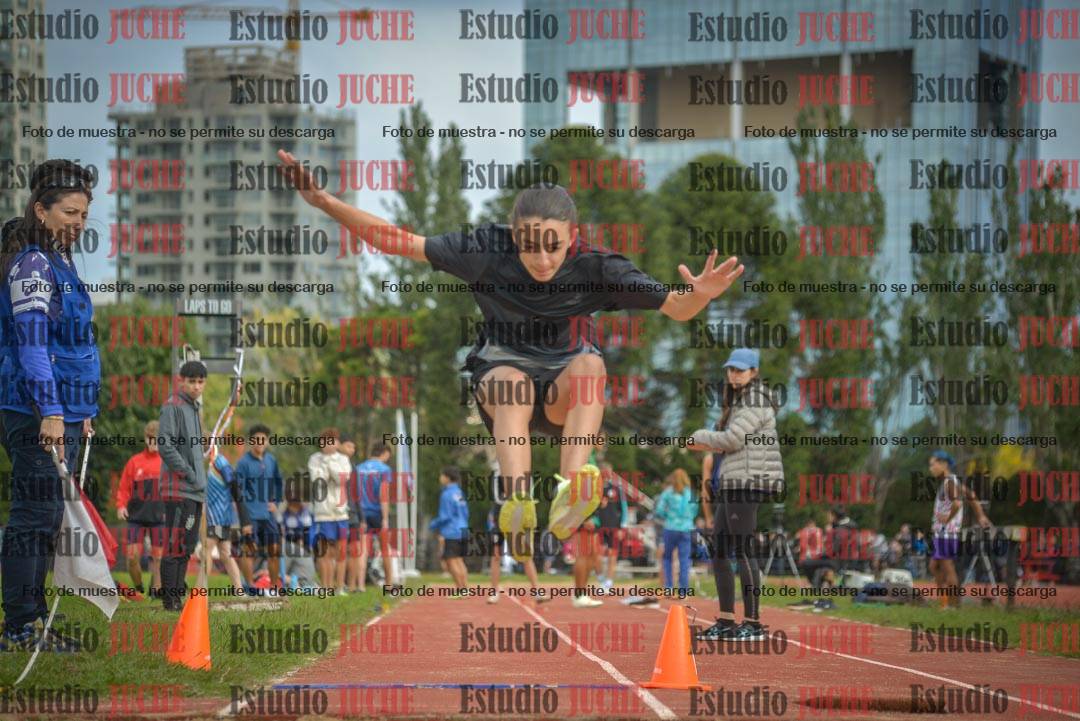 Fotos del salto en largo - varones U16