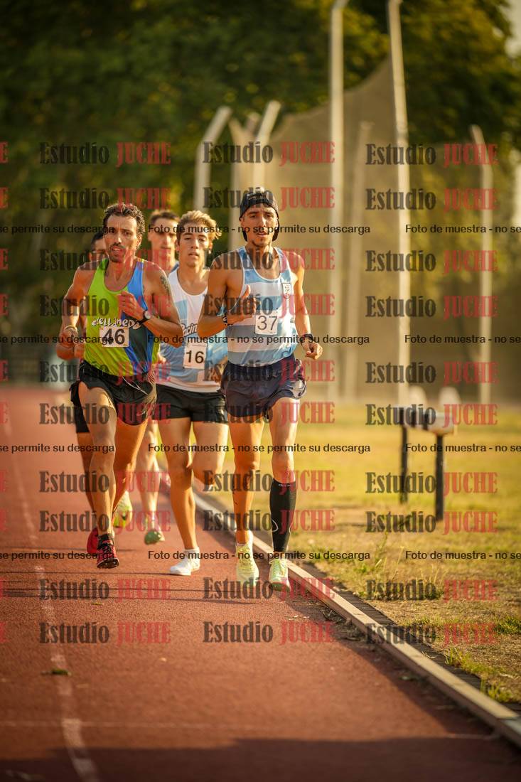Fotos de los 5000 m llanos de mujeres y varones