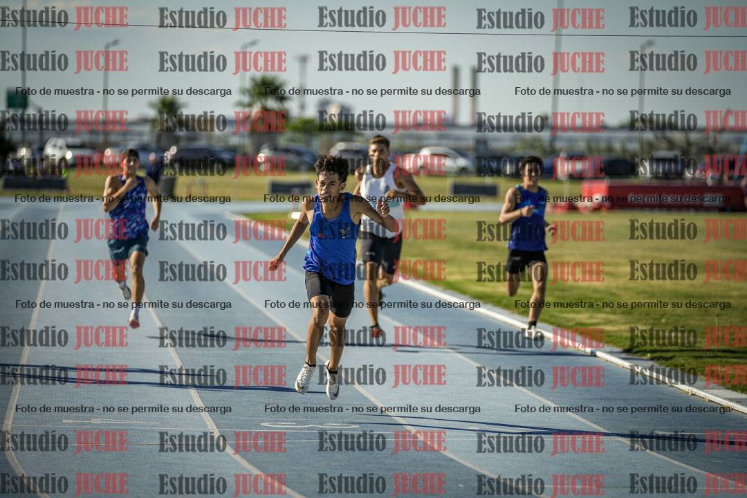 Fotos de los 400 m llanos de varones