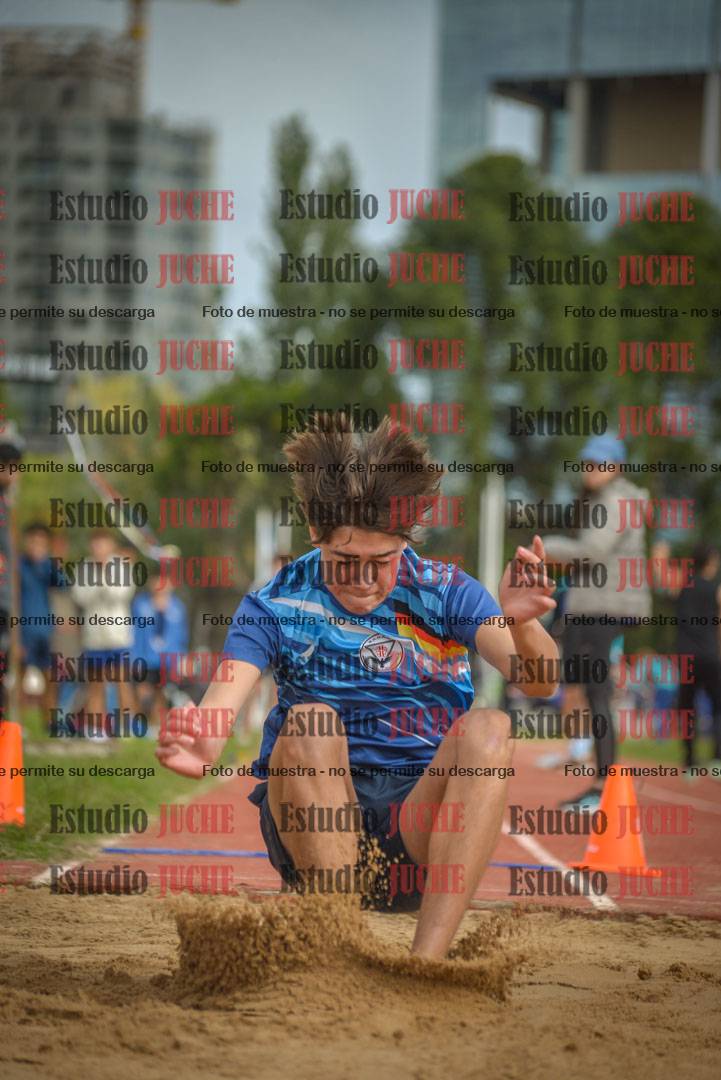Fotos del salto en largo - varones U16