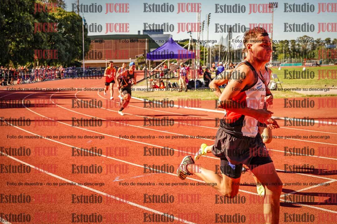 Fotos de los 800 m llanos de varones