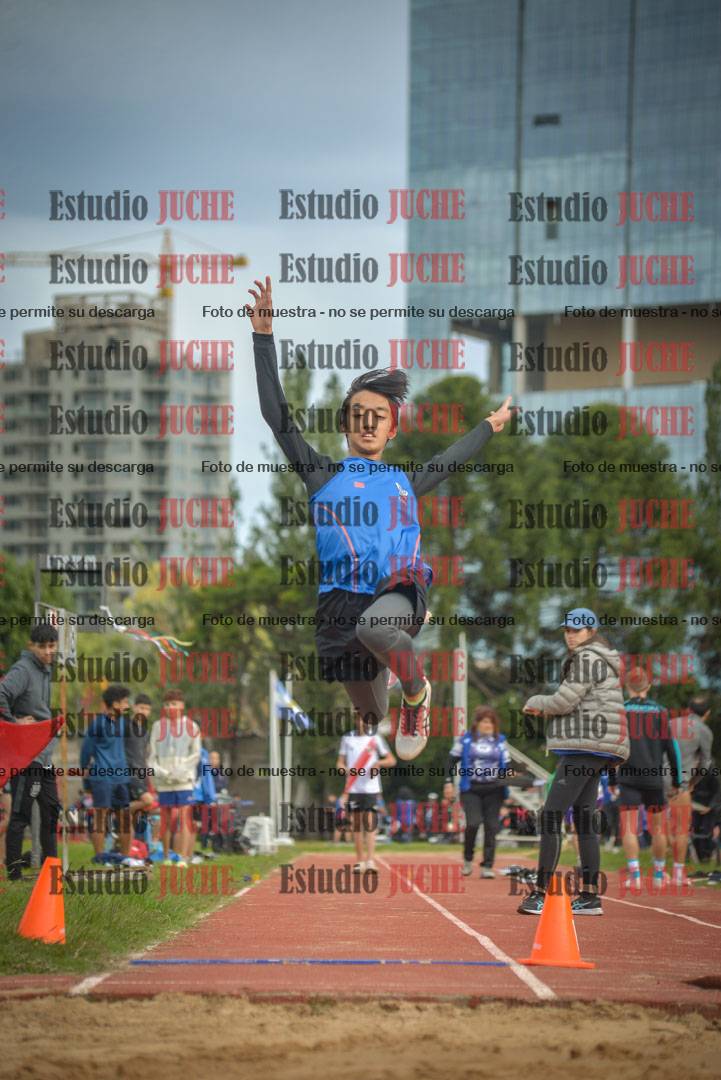 Fotos del salto en largo - varones U16