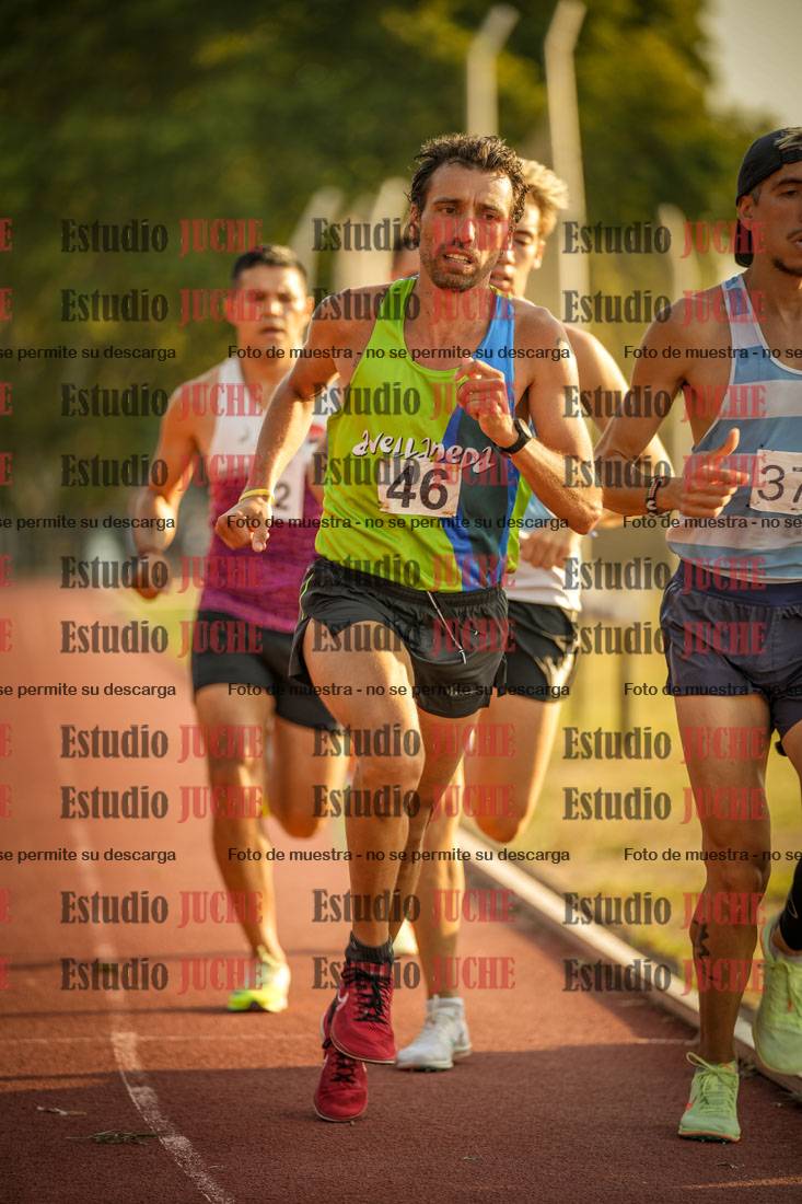 Fotos de los 5000 m llanos de mujeres y varones
