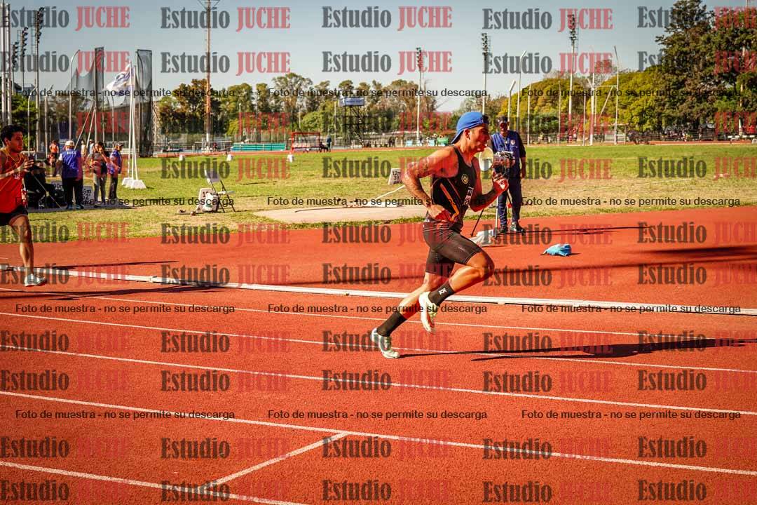 Fotos de los 800 m llanos de varones