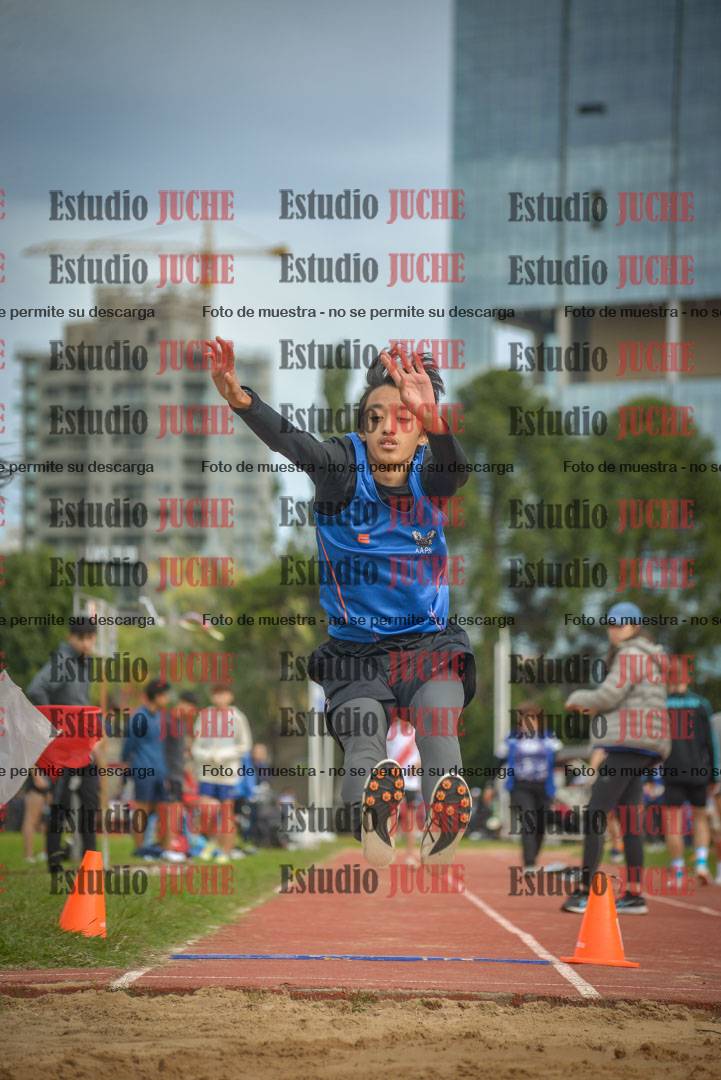 Fotos del salto en largo - varones U16
