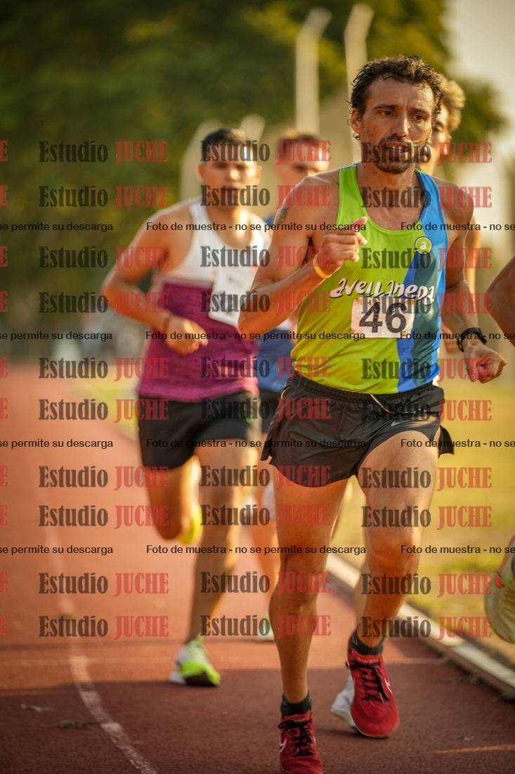 Fotos de los 5000 m llanos de mujeres y varones