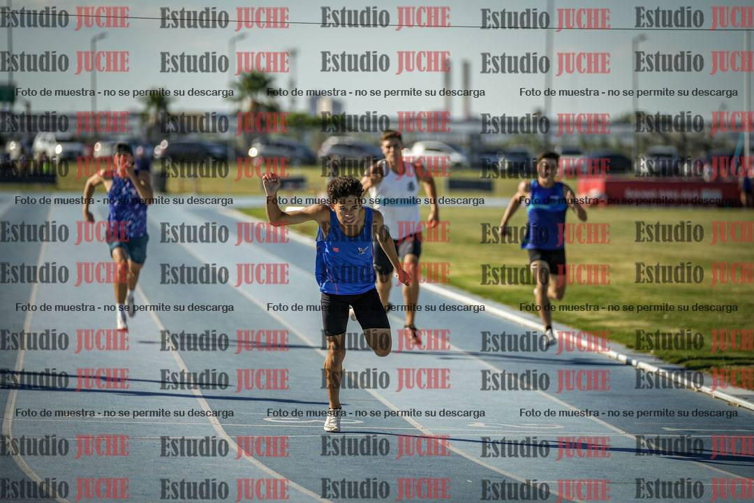 Fotos de los 400 m llanos de varones