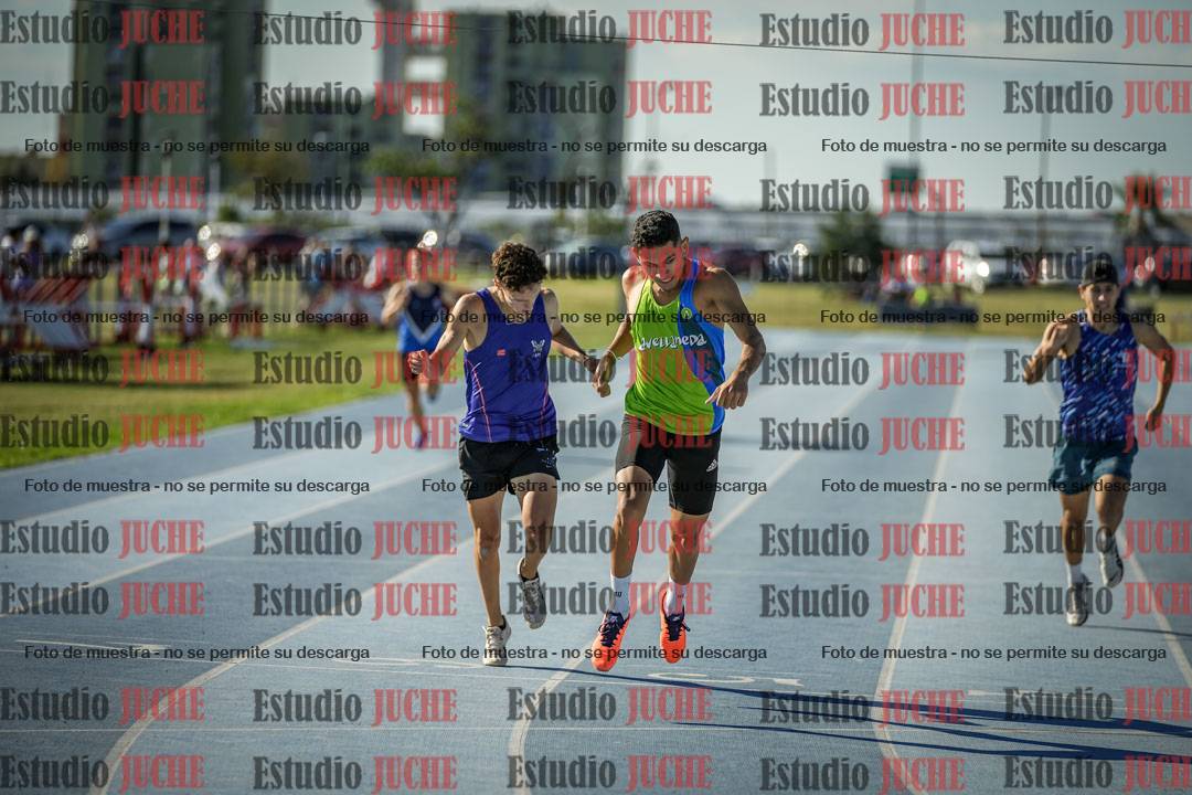 Fotos de los 400 m llanos de varones