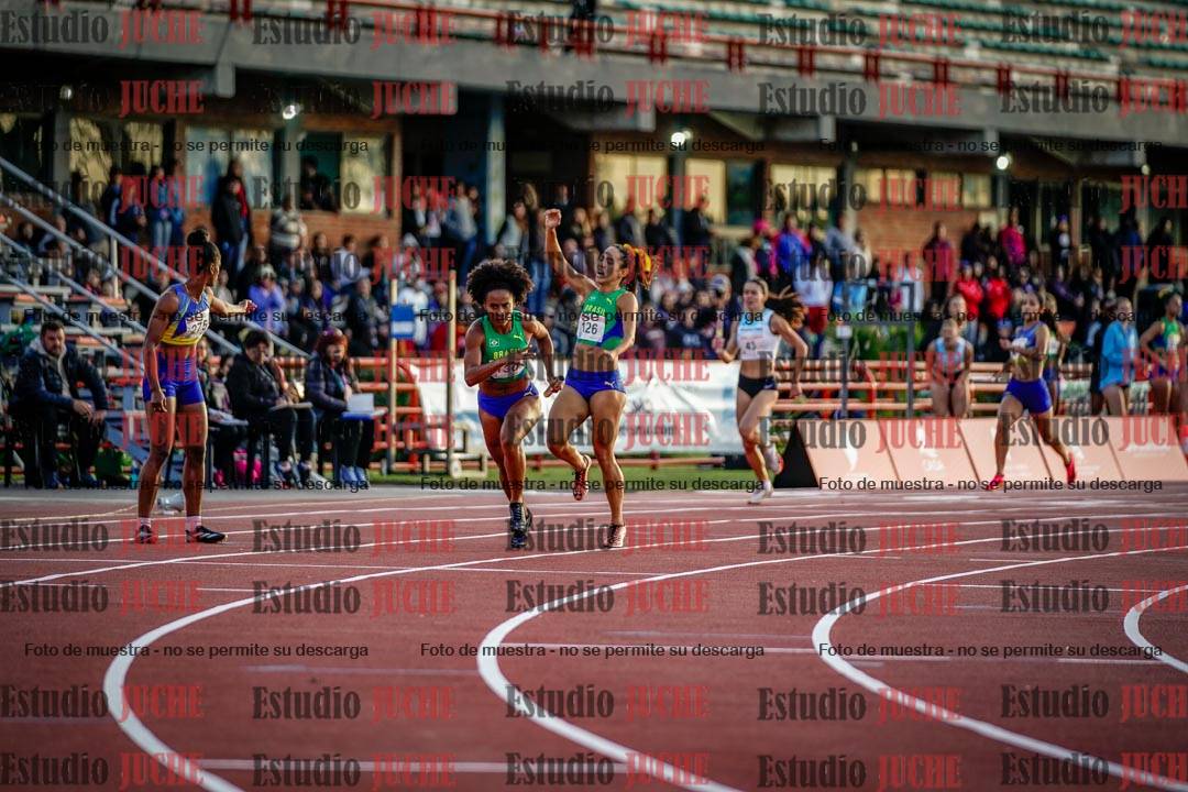 Fotos de los relevos 4x400 m de mujeres