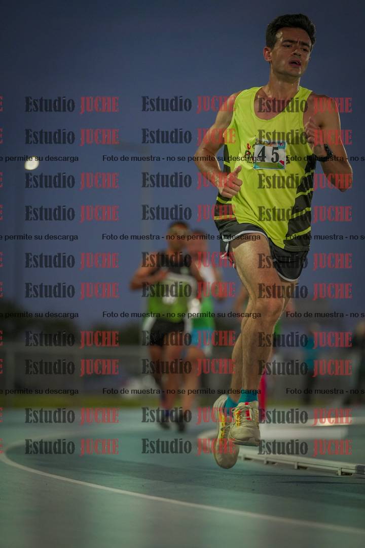 Fotos de los 3000 m llanos de varones