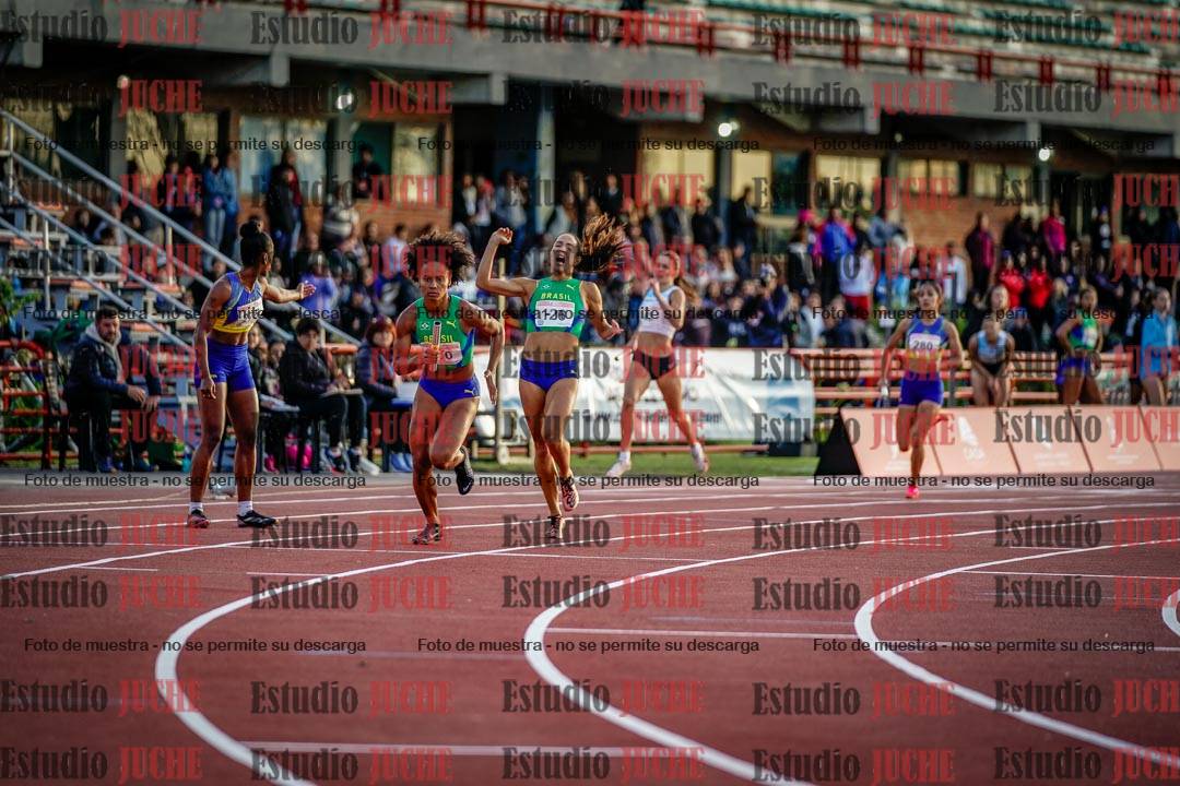 Fotos de los relevos 4x400 m de mujeres