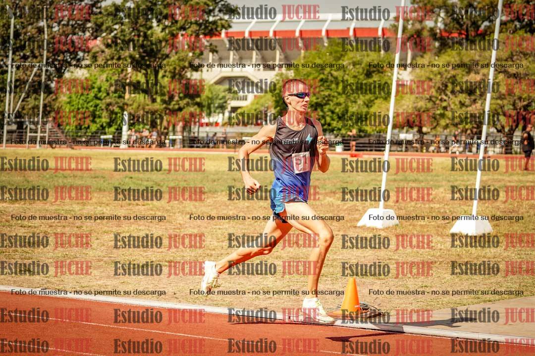 Fotos de los 800 m llanos de varones