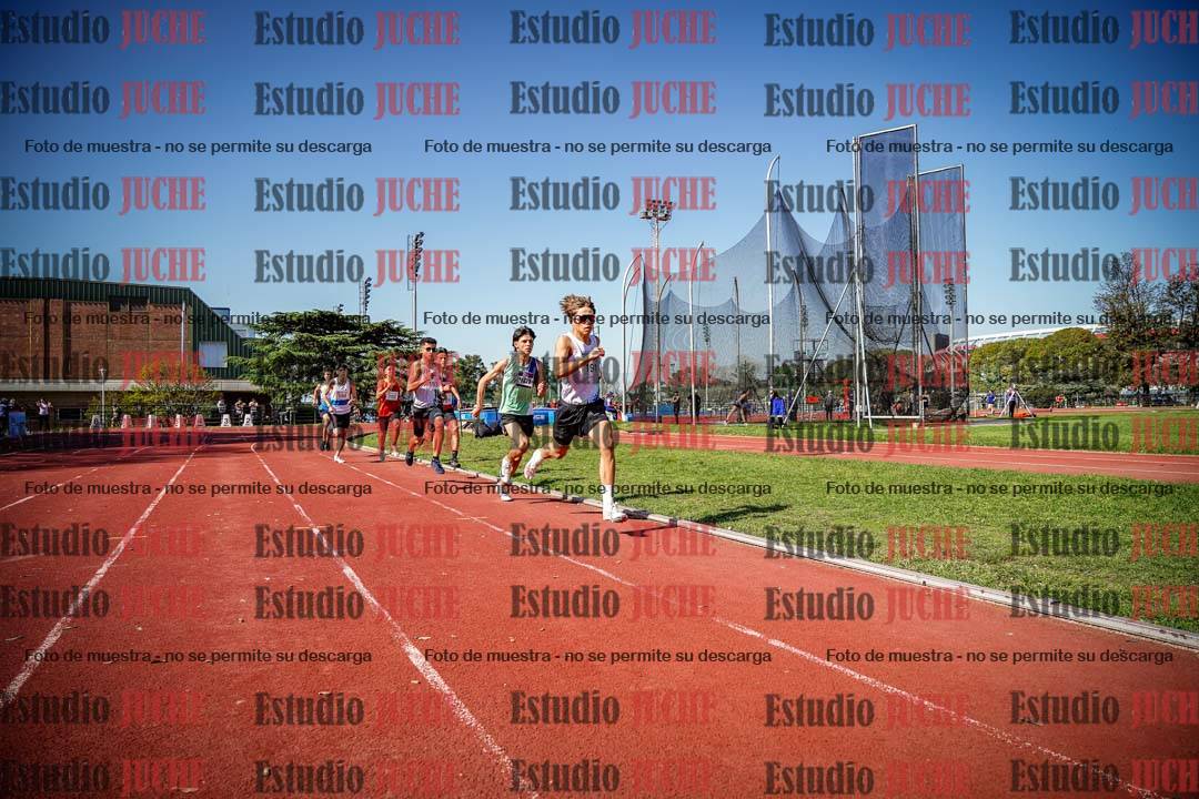 Fotos de los 600 m llanos de varones