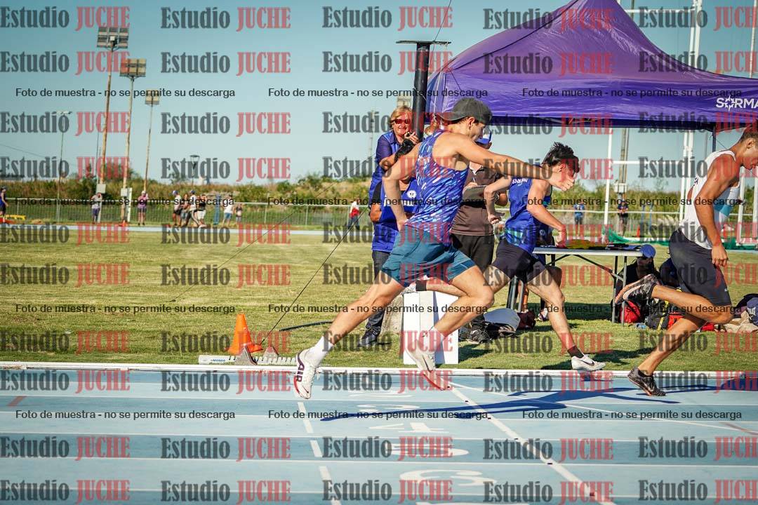 Fotos de los 400 m llanos de varones
