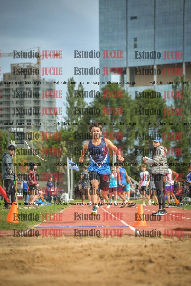 Fotos del salto en largo - varones U16