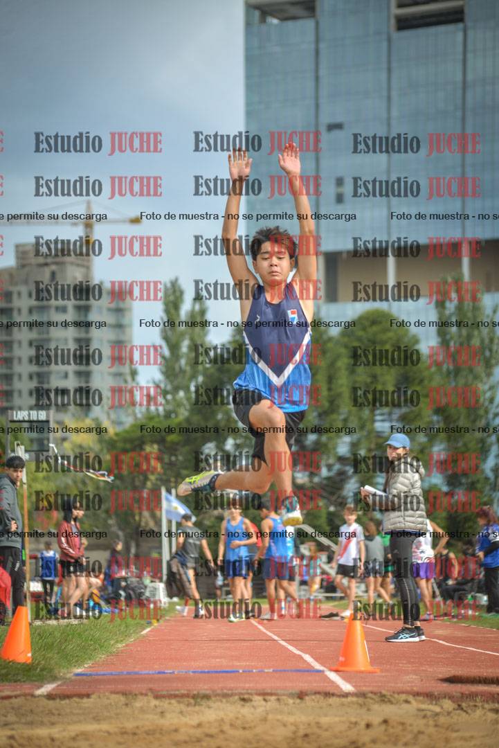 Fotos del salto en largo - varones U16