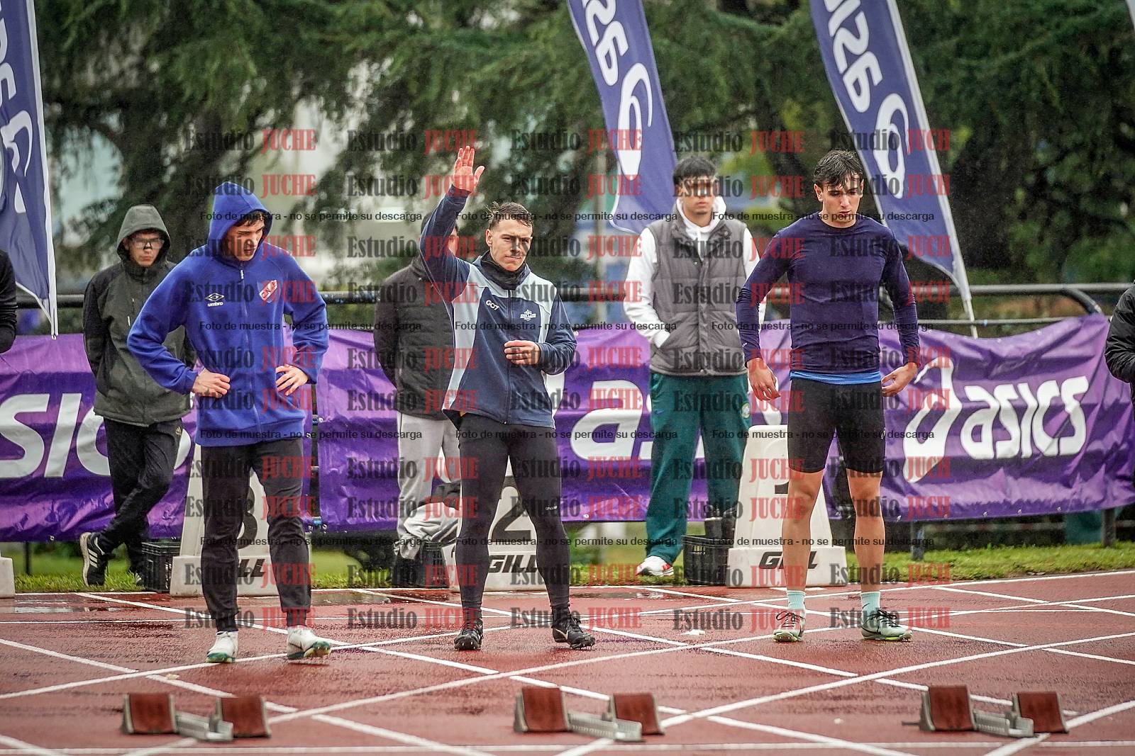 Fotos de los 100 m llanos de varones - FINAL