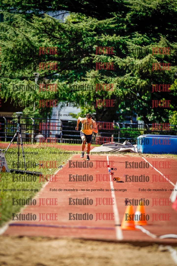 Fotos del salto en largo de varones