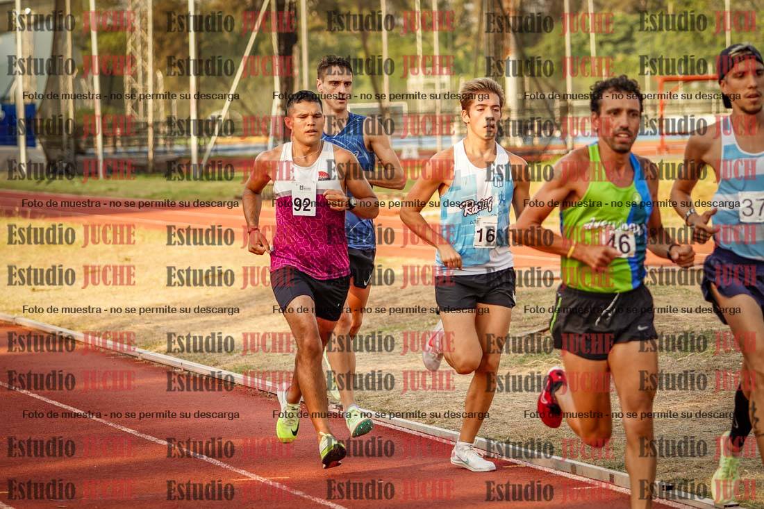 Fotos de los 5000 m llanos de mujeres y varones