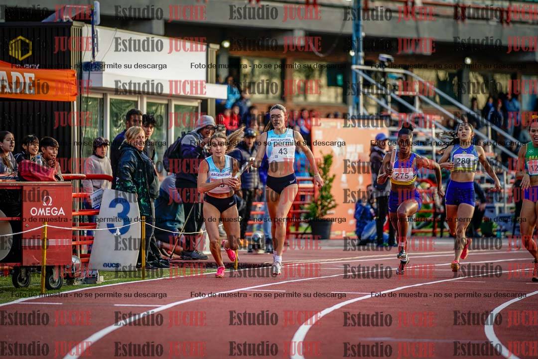 Fotos de los relevos 4x400 m de mujeres