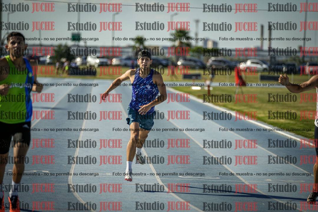Fotos de los 400 m llanos de varones