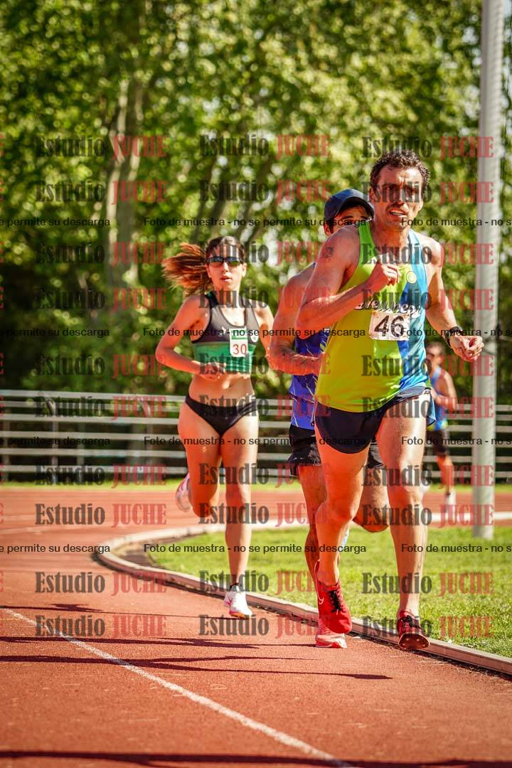 Fotos de los 5000 m llanos de mujeres y varones