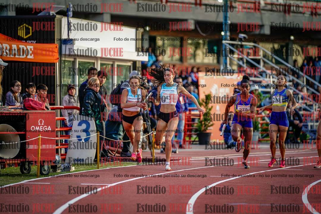 Fotos de los relevos 4x400 m de mujeres