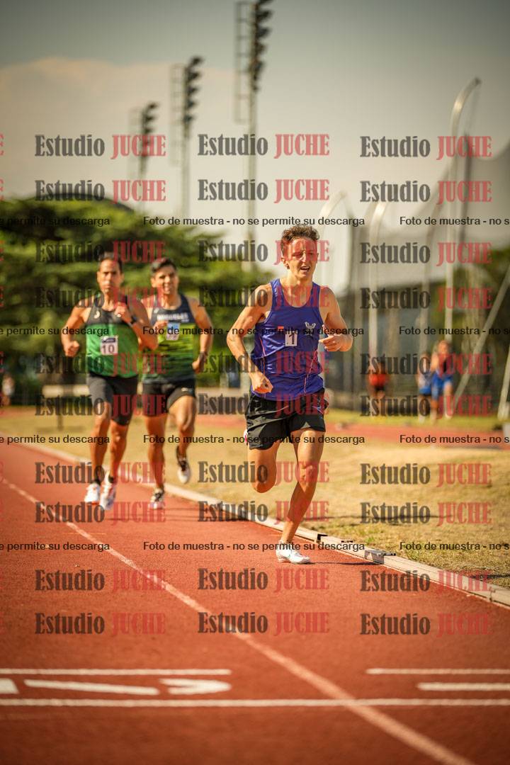 Fotos de los 800 m llanos de varones