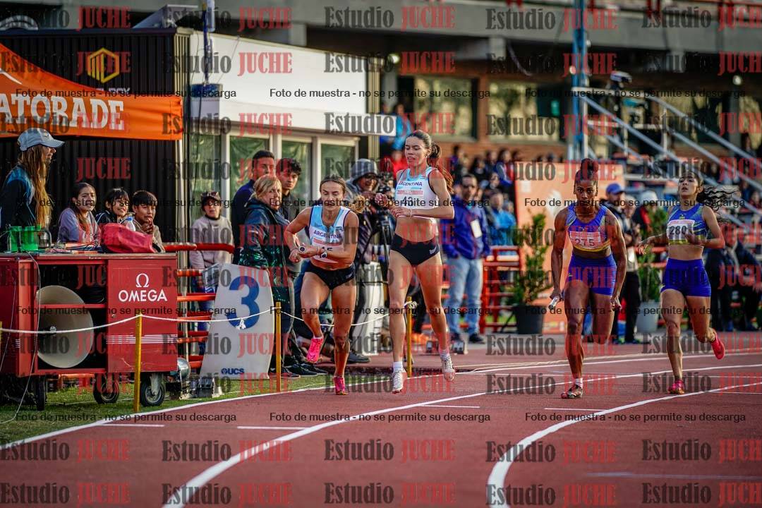 Fotos de los relevos 4x400 m de mujeres