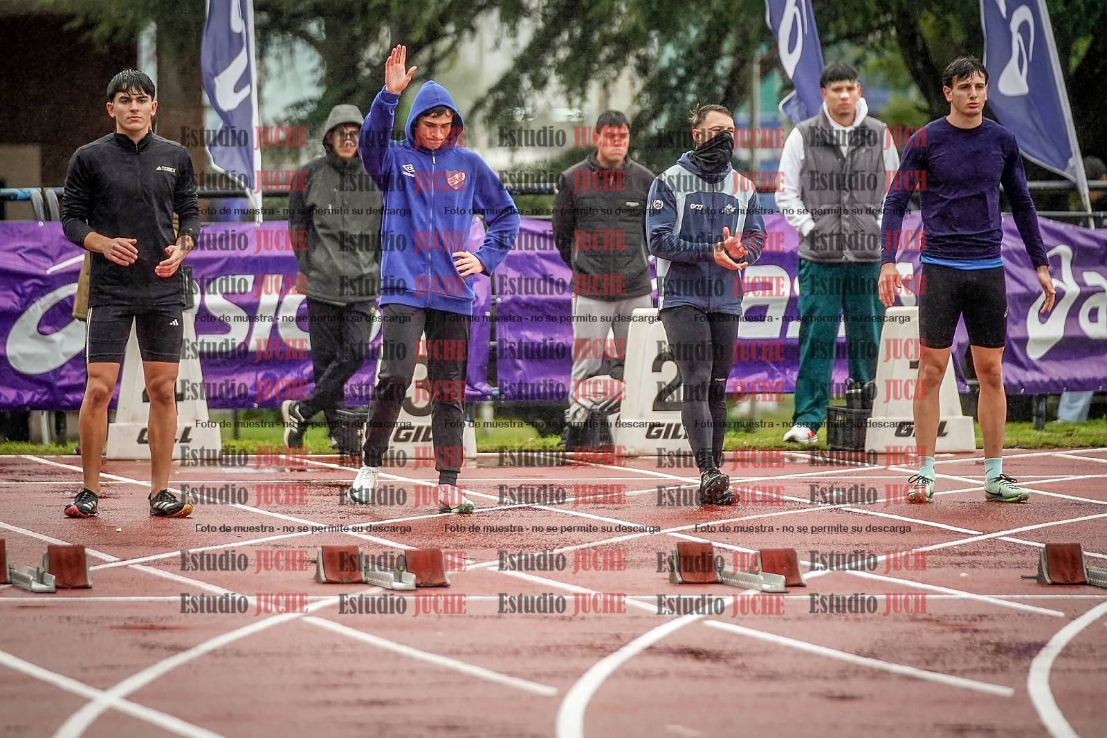 Fotos de los 100 m llanos de varones - FINAL