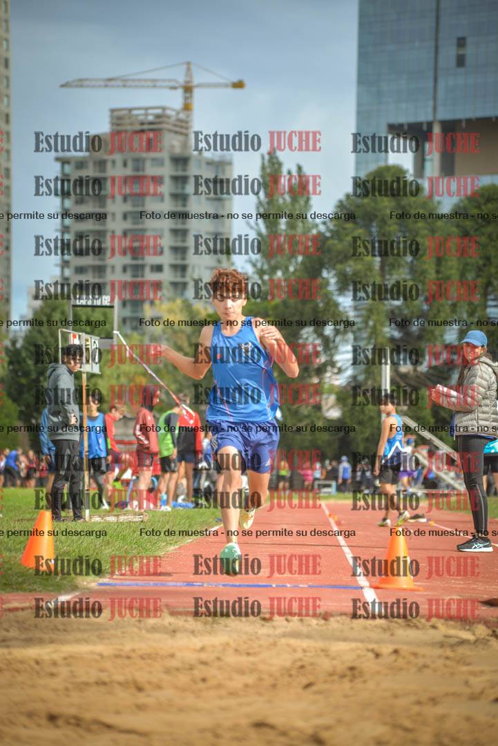 Fotos del salto en largo - varones U16