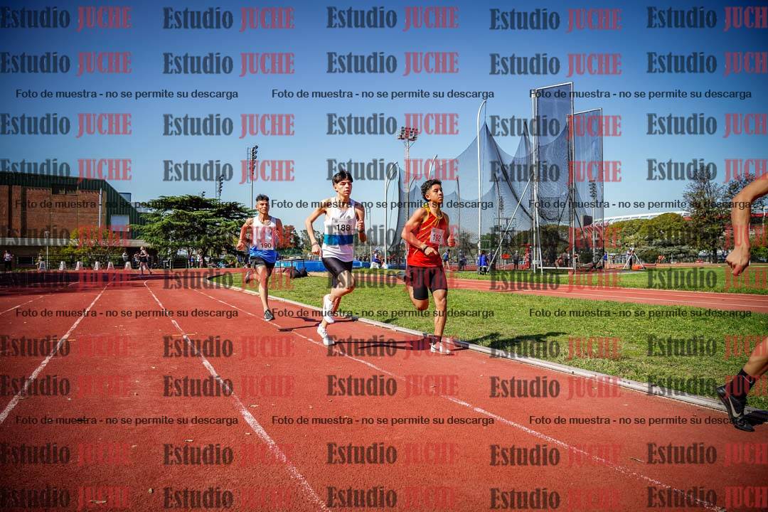 Fotos de los 600 m llanos de varones