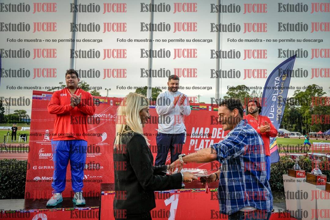 Fotos de algunos extras y podios del día 1