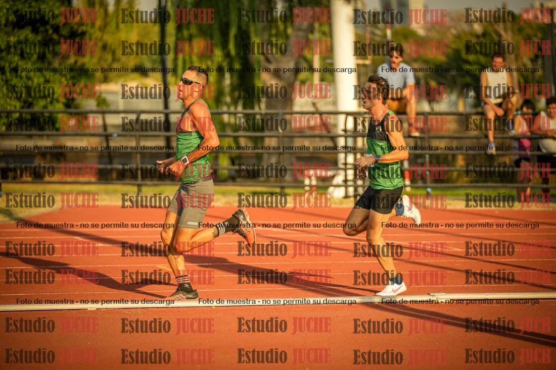 Fotos de los 5000 m llanos de mujeres y varones