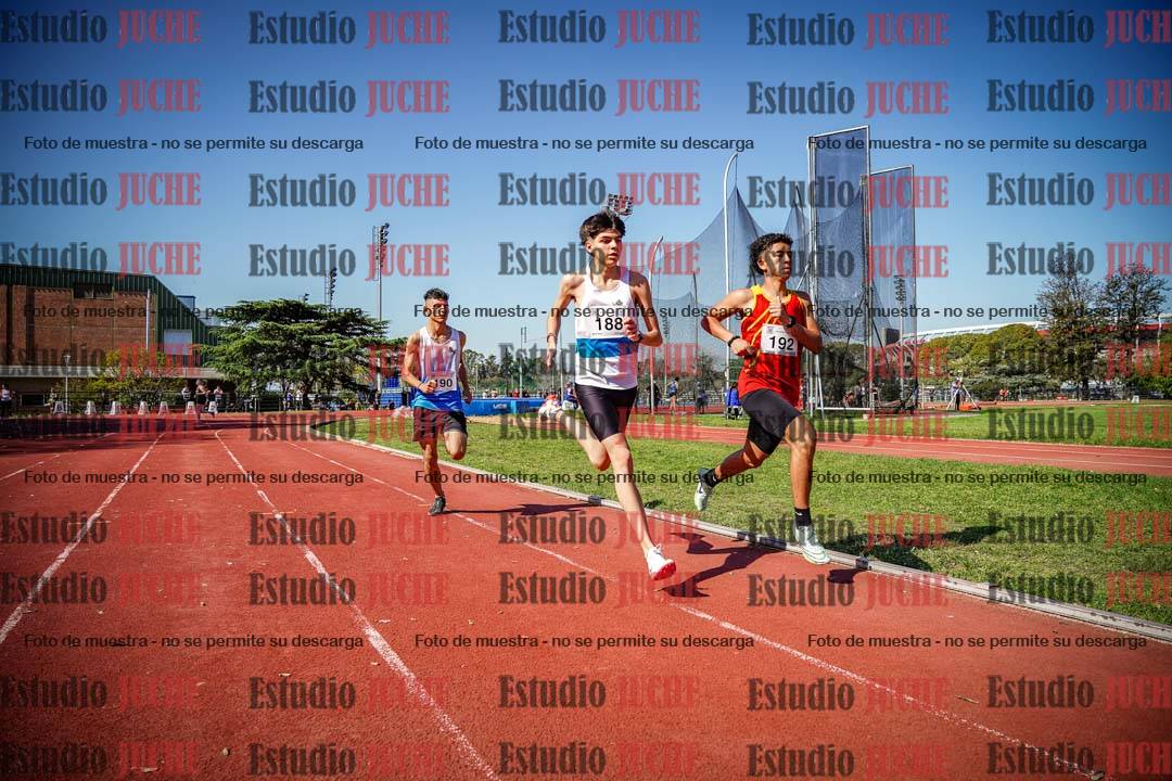 Fotos de los 600 m llanos de varones