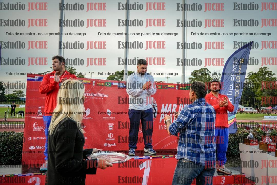 Fotos de algunos extras y podios del día 1