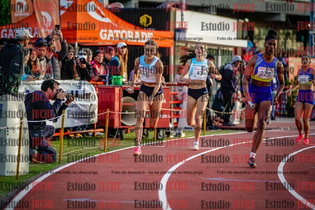 Fotos de los relevos 4x400 m de mujeres