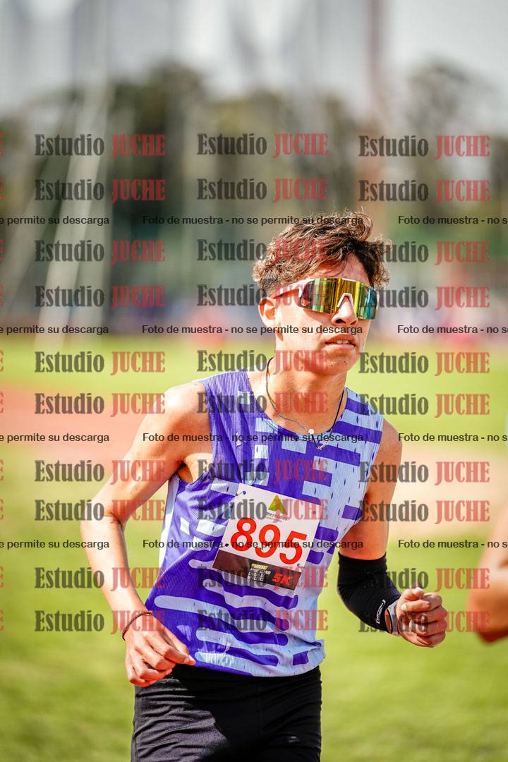 Fotos de los 3000 m llanos de varones