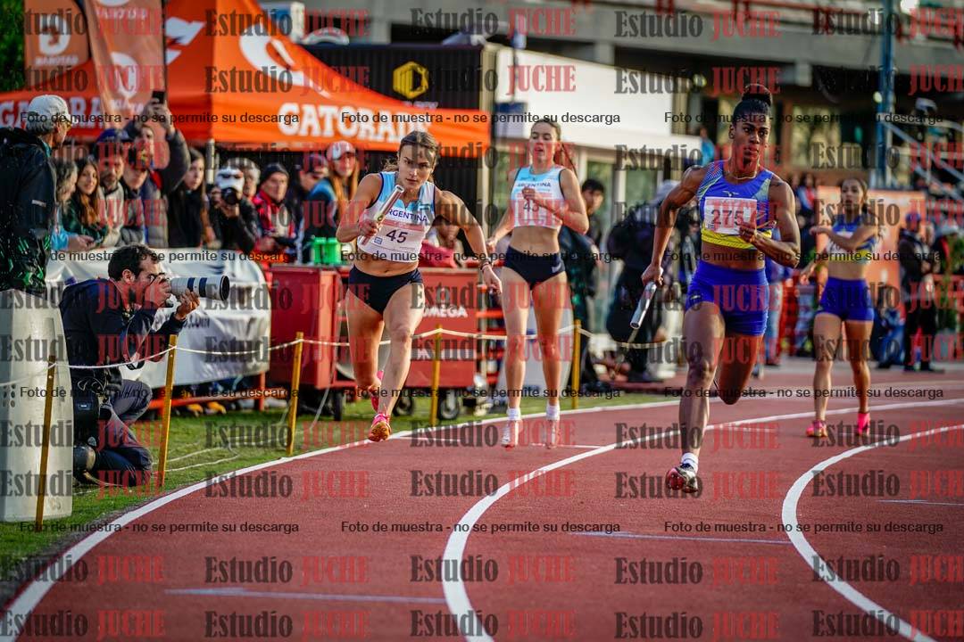 Fotos de los relevos 4x400 m de mujeres