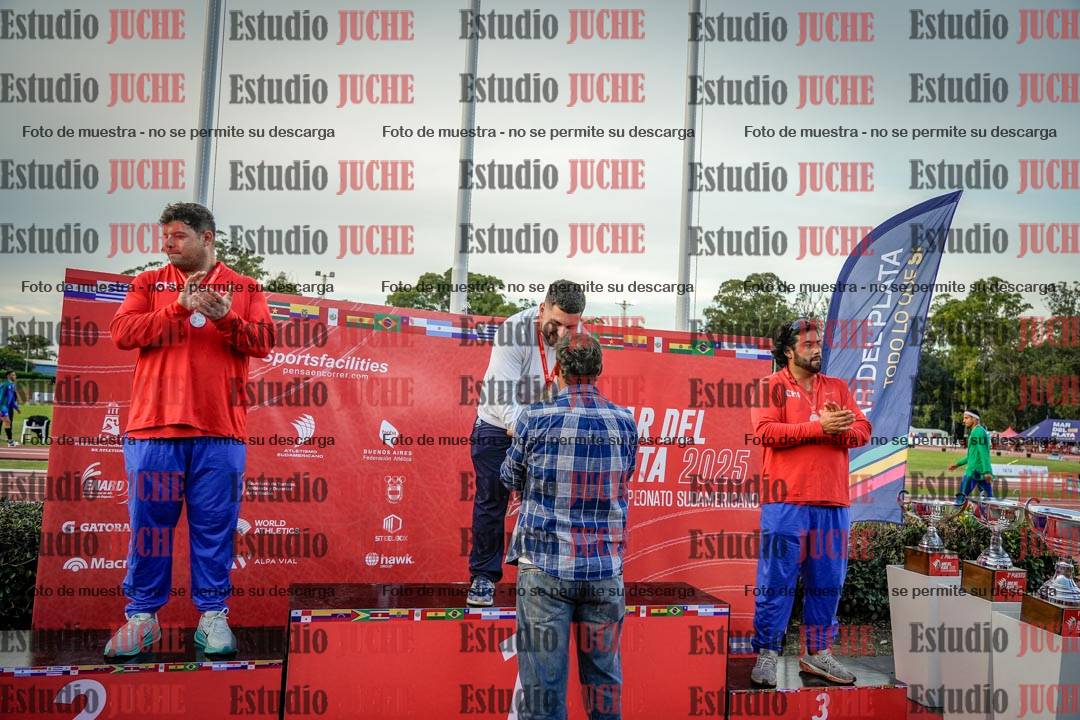 Fotos de algunos extras y podios del día 1