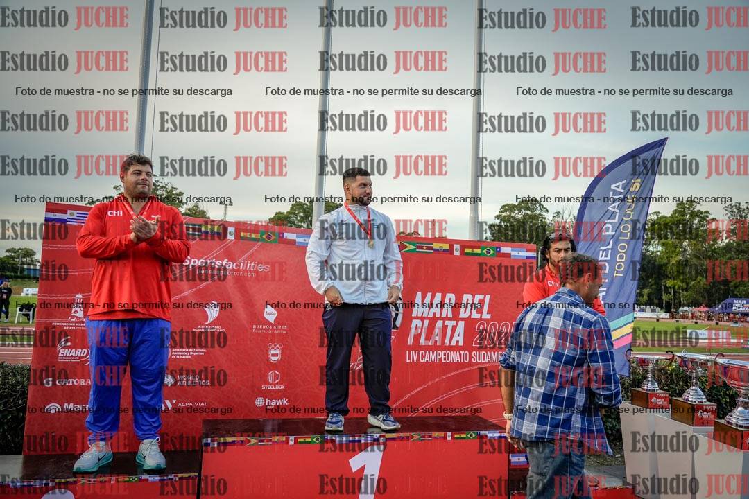 Fotos de algunos extras y podios del día 1