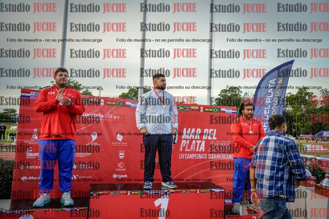 Fotos de algunos extras y podios del día 1