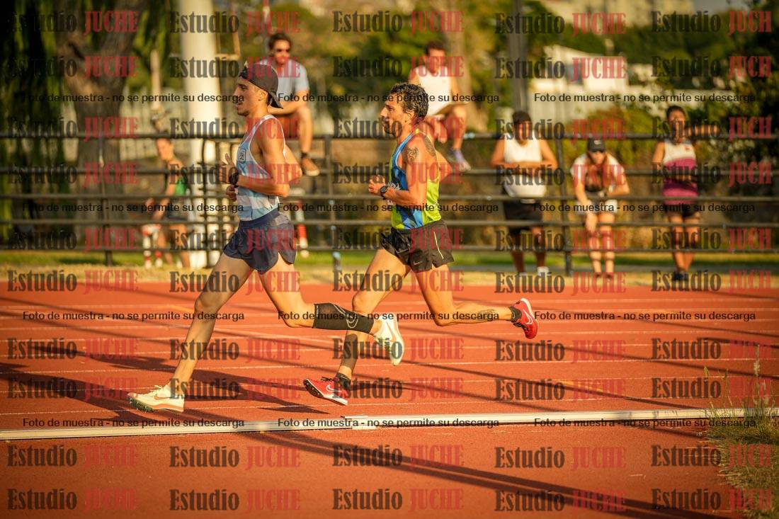 Fotos de los 5000 m llanos de mujeres y varones